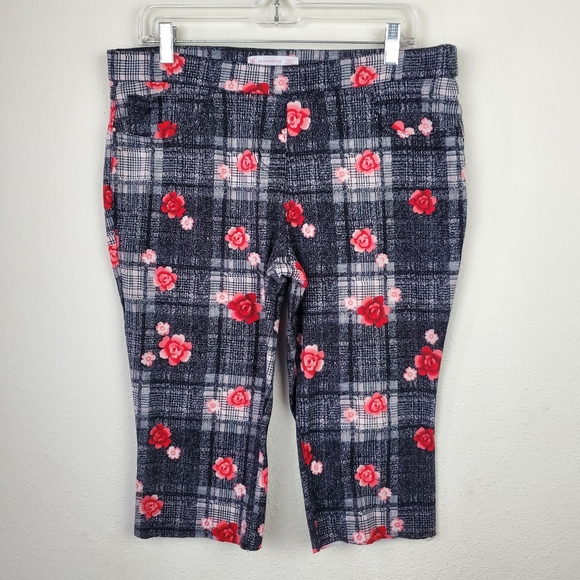 No Boundaries Floral Plaid Capri Pants - Picture 1 of 5